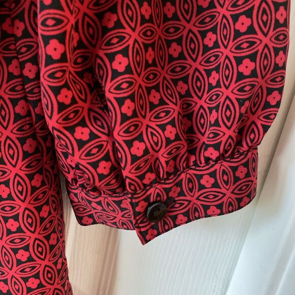 The Tog Shop Women’s Tunic Size Medium V Neck Geometric Red 3/4 Sleeve - Picture 9 of 11
